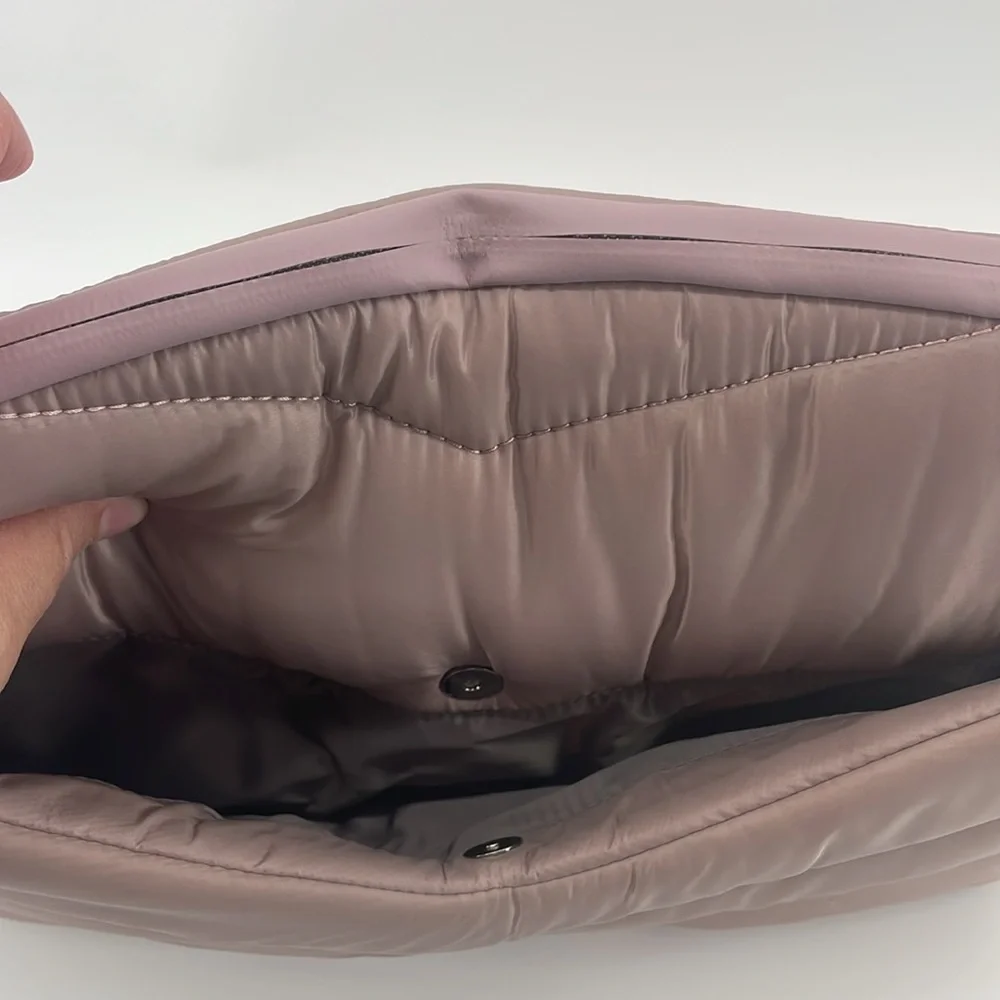 Caraa x Athleta Tech Pouch in Nouveau Rose A14